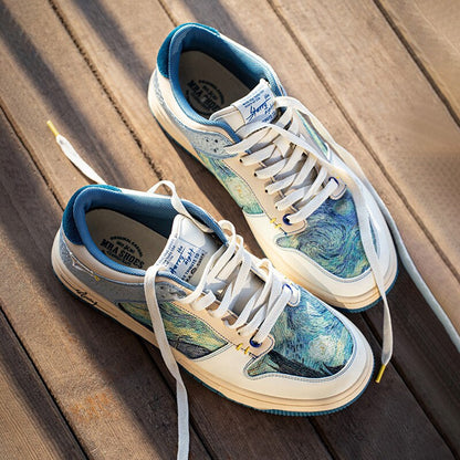 Van Gogh "Sterrennacht" geïnspireerde sneakers